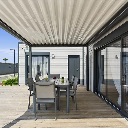 Pour 6, Avec Piscine *